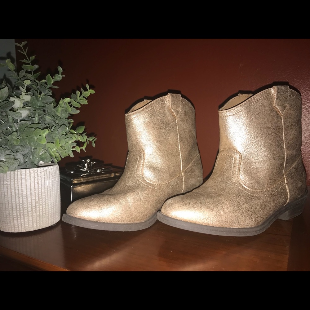 Bootie girl’s